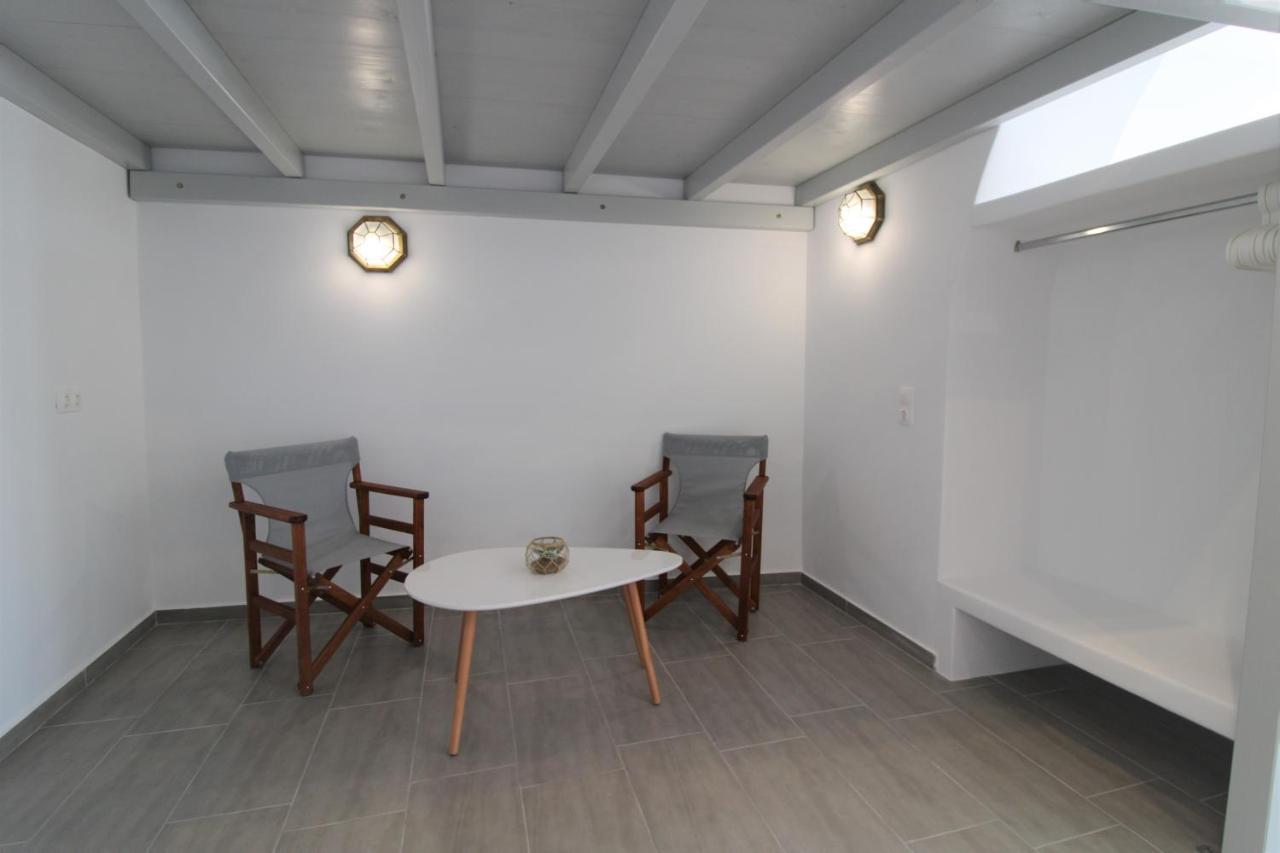 1870 House 1&2 Apartment Plaka  Екстериор снимка