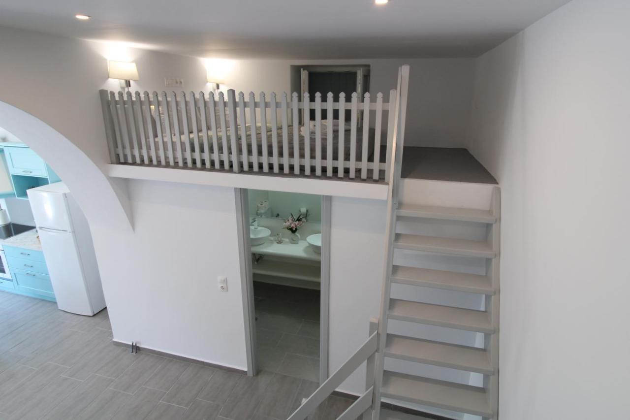 1870 House 1&2 Apartment Plaka  Екстериор снимка