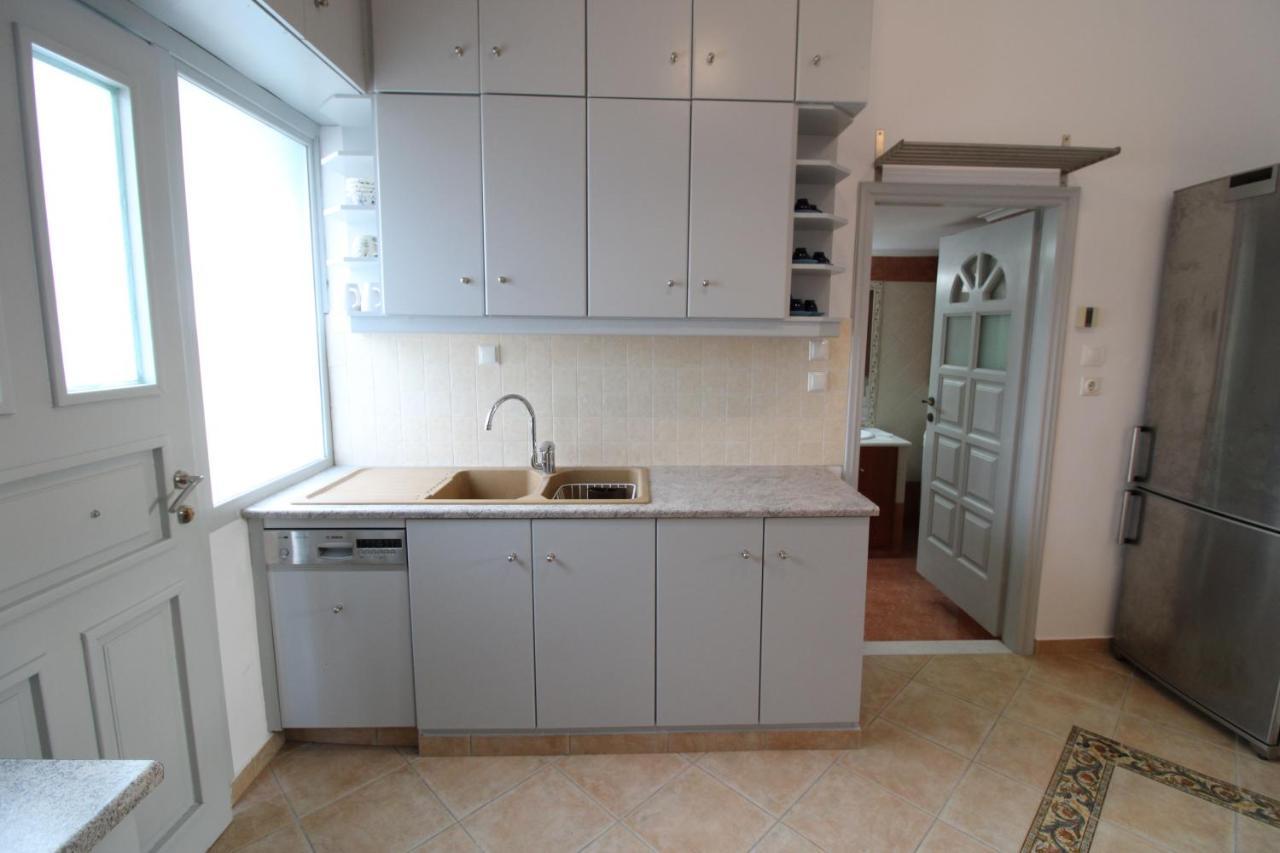 1870 House 1&2 Apartment Plaka  Екстериор снимка
