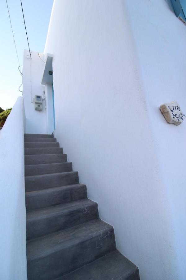 1870 House 1&2 Apartment Plaka  Екстериор снимка