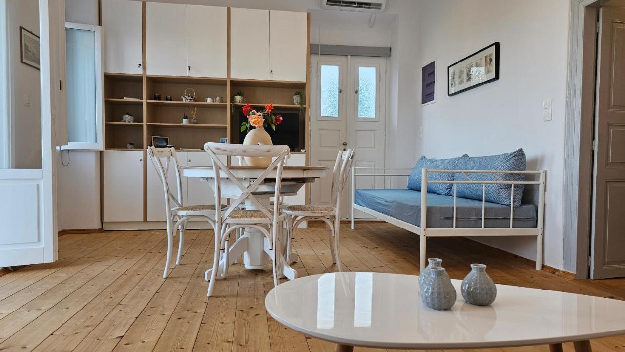 1870 House 1&2 Apartment Plaka  Екстериор снимка