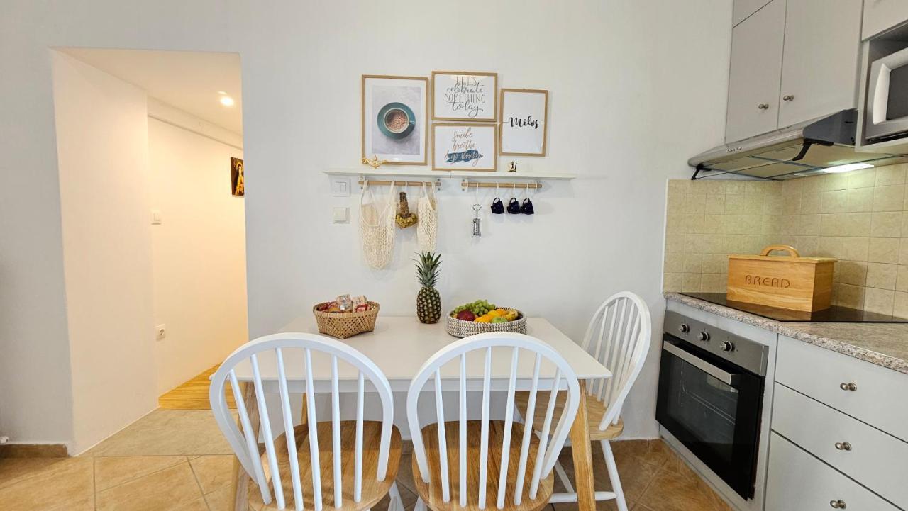 1870 House 1&2 Apartment Plaka  Екстериор снимка