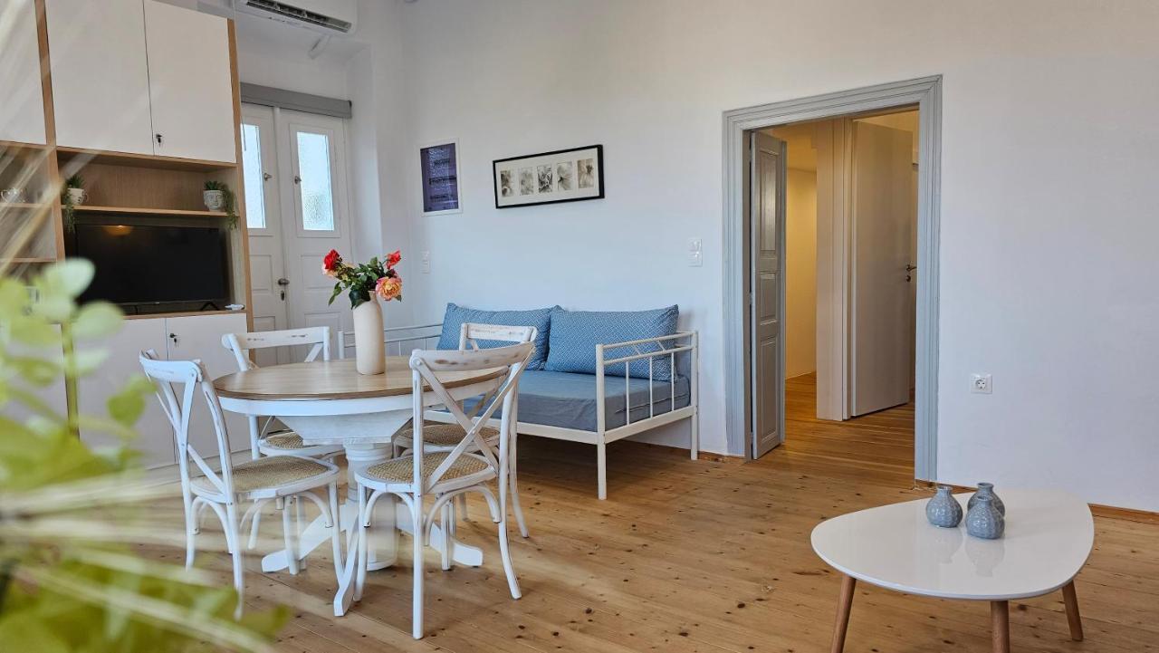 1870 House 1&2 Apartment Plaka  Екстериор снимка